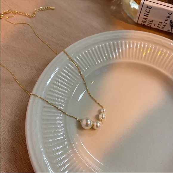 NWT faux pearl necklace - Picture 5 of 8